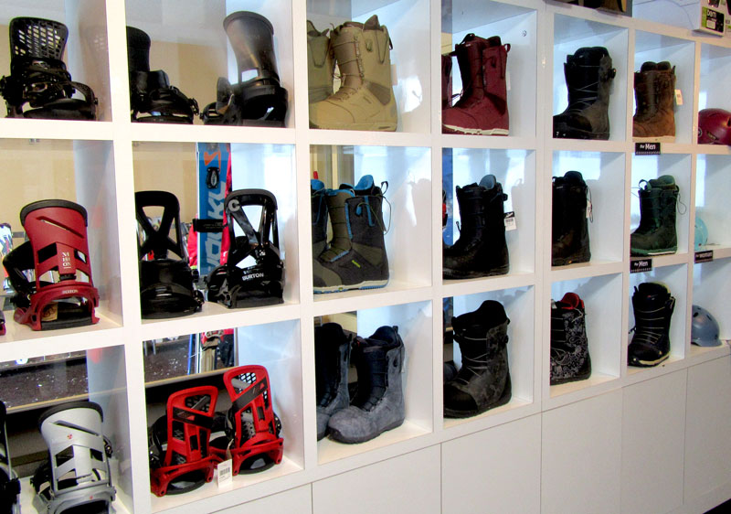Kiroro Ski & Snowboard Shops, Ski Clothing, Souvenirs