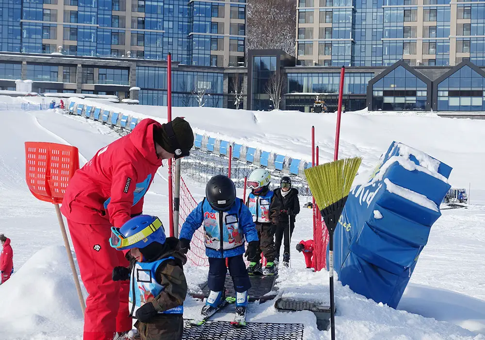 Niseko Ski Hire & Snowboard Rental | Niseko Ski School