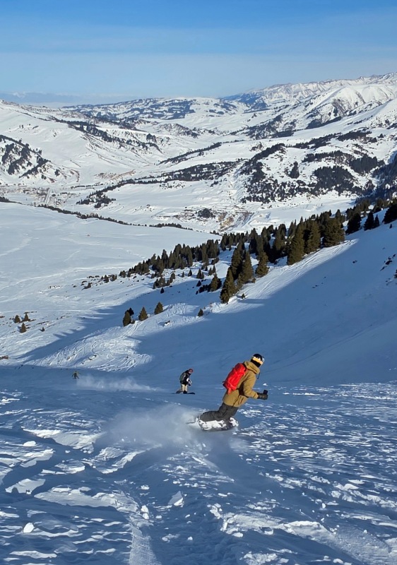 Final cat skiing descent ...