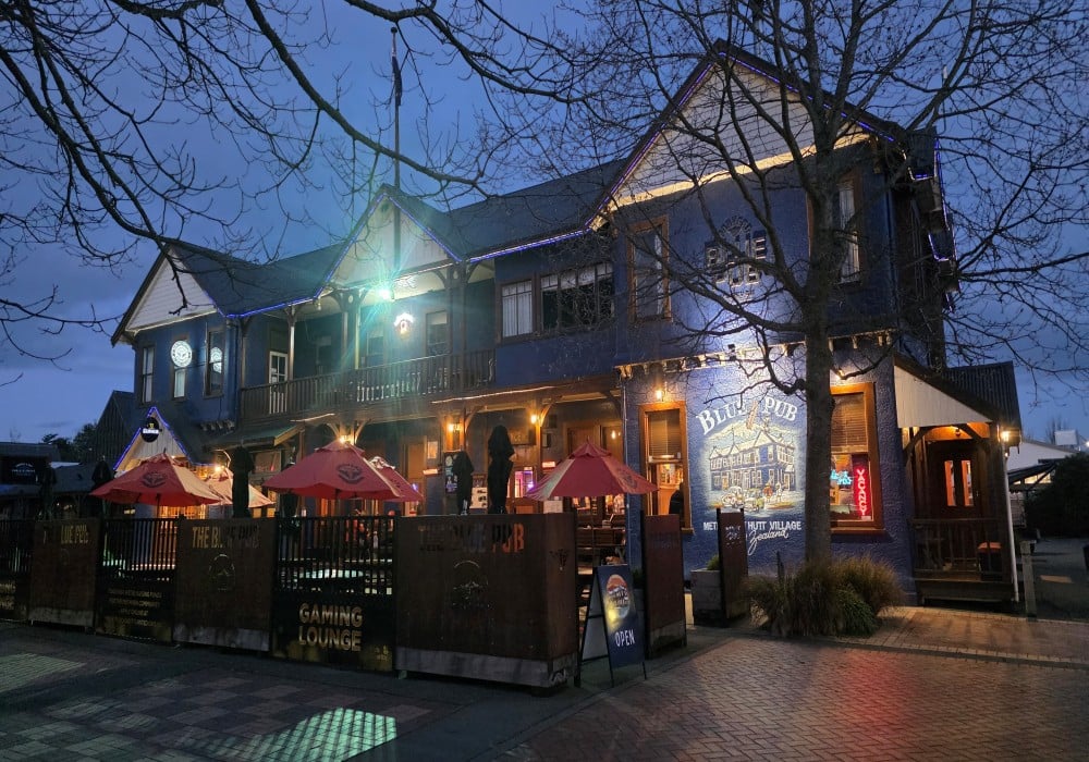 Blue Pub, Methven