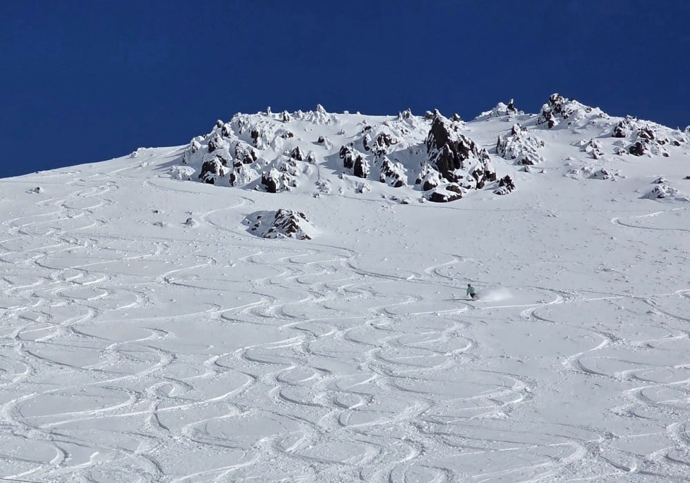 More upper mountain pow below Aorangi