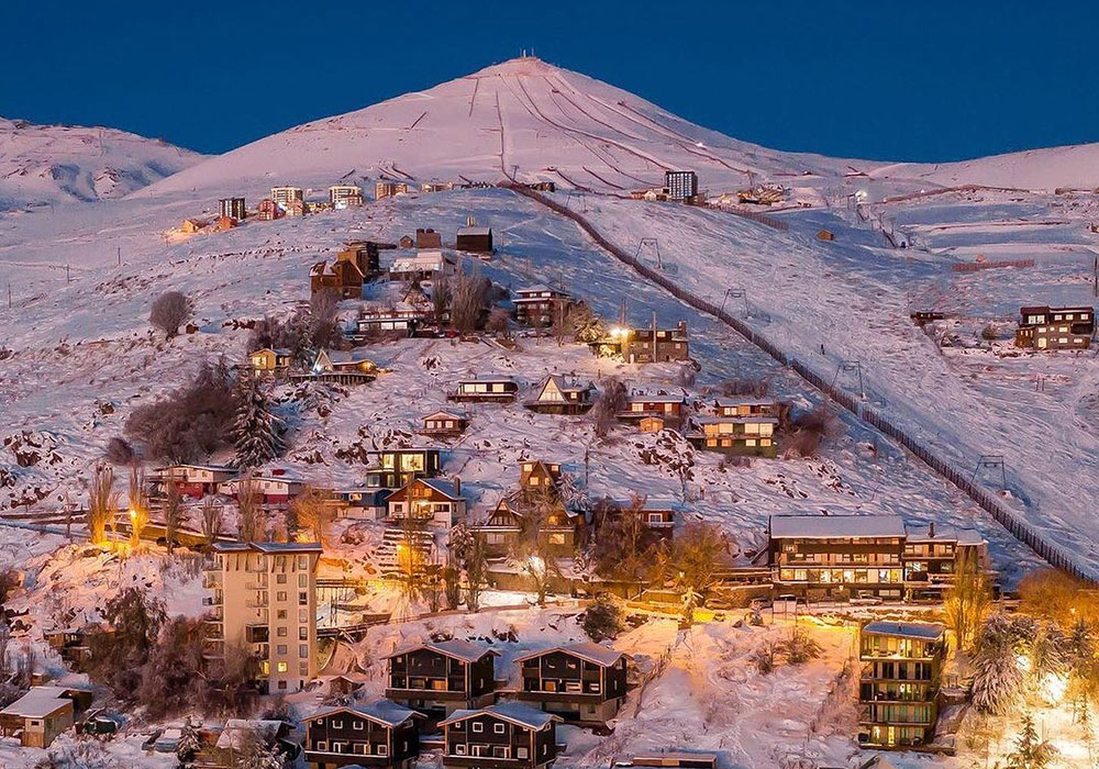 Villa Farellones sits below El Colorado Ski Resort